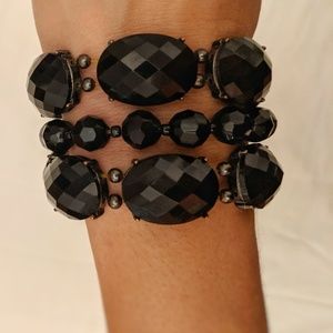 MOVING SALE✨EUC Set of Shiny Black Bracelets 🖤 glass beads